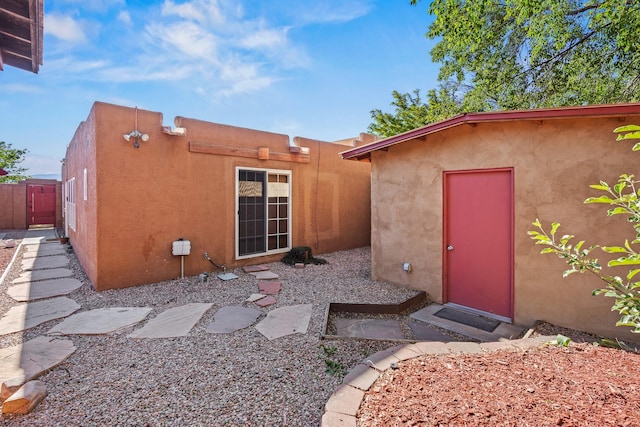1024 Camino Vista Aurora, Santa Fe, NM 87507 - entrance to property featuring stucco siding