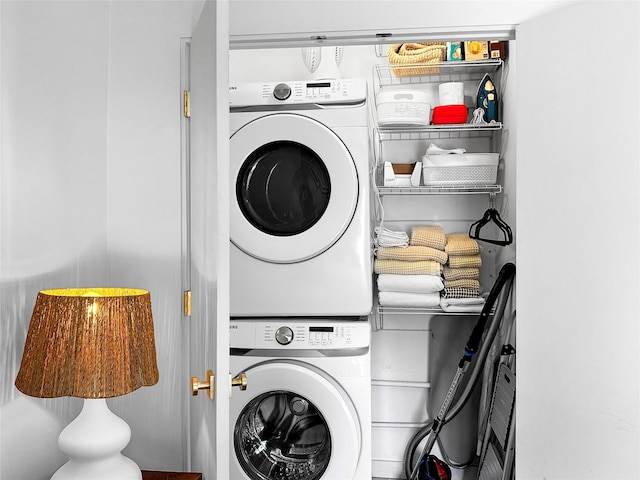 824 Dunlap St Unit A, Santa Fe, NM 87501 - laundry room with stacked washing machine and dryer