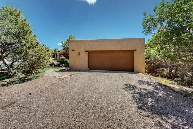 425 Calle Kokopelli, Santa Fe, NM 87501 - view of garage