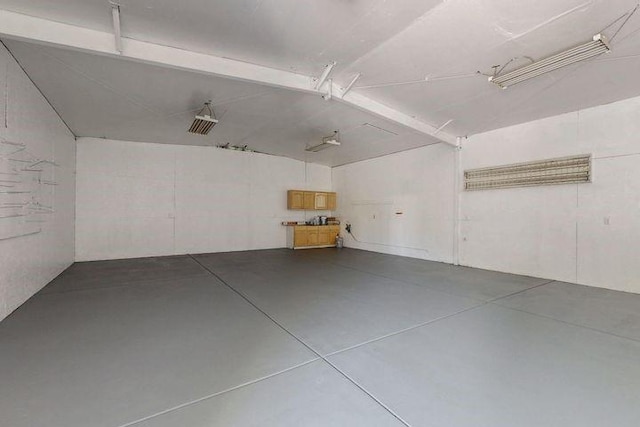 1521 Lakeview Rd SW, Albuquerque, NM 87105 - view of garage