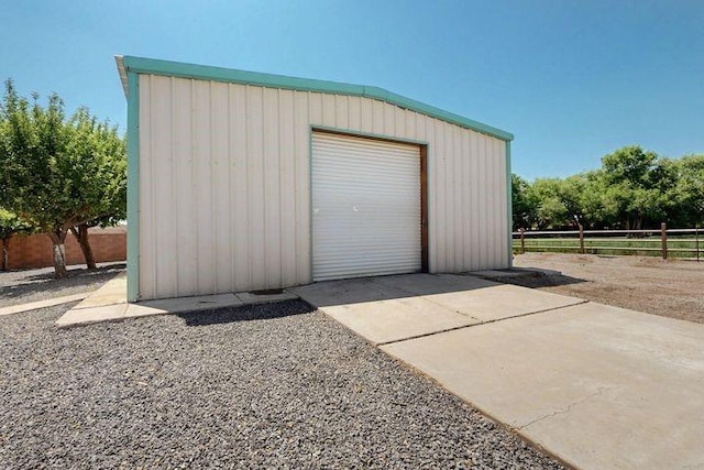 1521 Lakeview Rd SW, Albuquerque, NM 87105 - detached garage featuring concrete driveway
