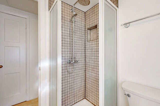 1765 38th St, Los Alamos, NM 87544 - full bath with a stall shower and toilet