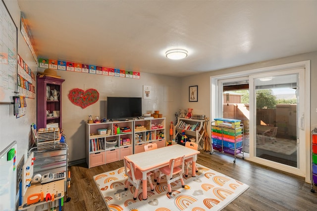 133 County Rd 135, Hernandez, NM 87537 - game room with wood finished floors