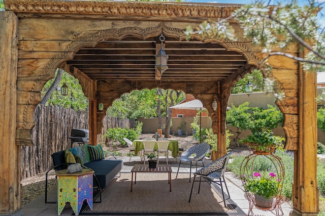 519 E Palace Ave, Santa Fe, NM 87501 - fenced backyard with a patio