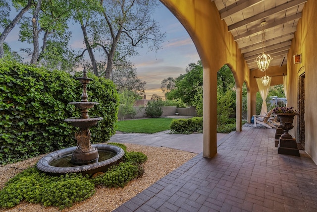 519 E Palace Ave, Santa Fe, NM 87501 - patio terrace at dusk featuring a patio