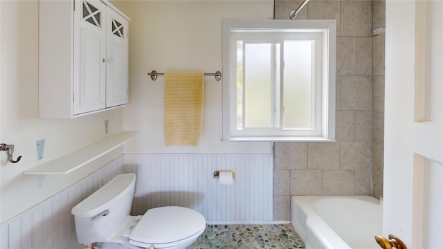 4030 Urban Unit C, Los Alamos, NM 87544 - full bath with toilet, a bath, and wainscoting