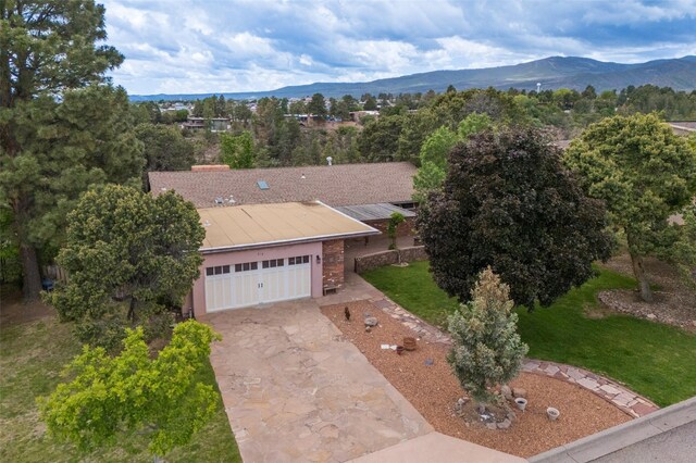 215 San Juan St, Los Alamos, NM 87544 - view of subject property featuring mountains