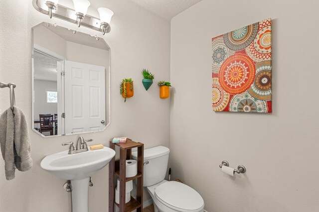 6280 Nardos Rd NW, Albuquerque, NM 87114 - bathroom featuring toilet