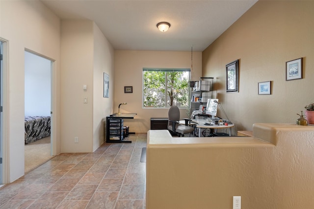 15 Cimarron Pass, Santa Fe, NM 87508 - office area featuring light stone finish flooring