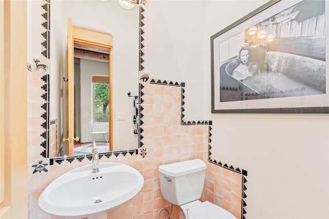 17 Alteza, Santa Fe, NM 87508 - bathroom featuring tile walls and a sink