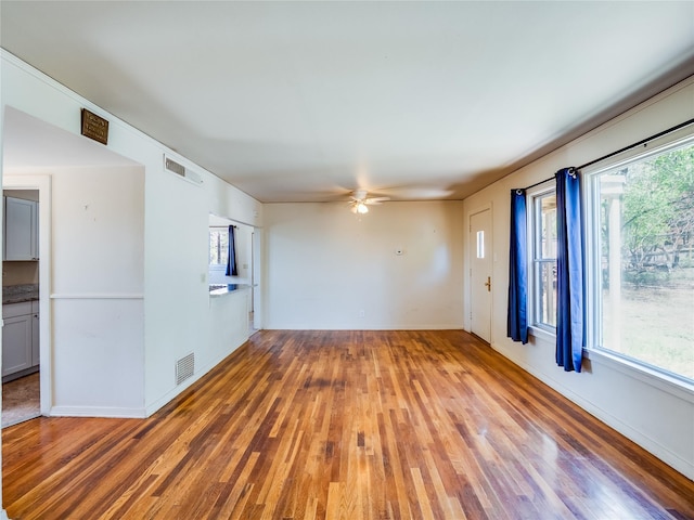 2148 33rd St Unit B, Los Alamos, NM 87544 - unfurnished room with light wood-style flooring and ceiling fan