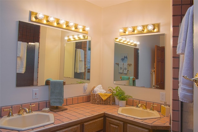 7 Paseo De Rincon, Santa Fe, NM 87508 - bathroom featuring double vanity