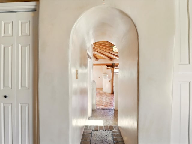 31AB Hondo Trl, Santa Fe, NM 87508 - corridor featuring beamed ceiling