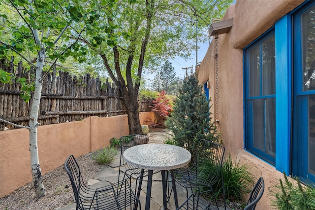 507 Acequia Madre, Santa Fe, NM 87505 - view of patio