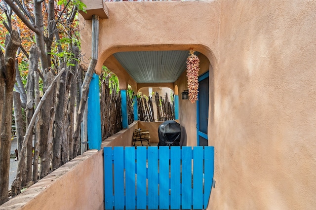 507 Acequia Madre, Santa Fe, NM 87505 - view of patio