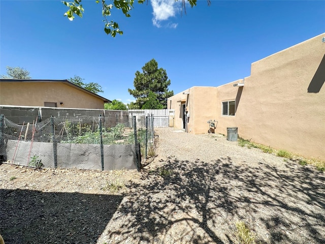 3301 Camino Prado Vis, Santa Fe, NM 87507 - view of yard