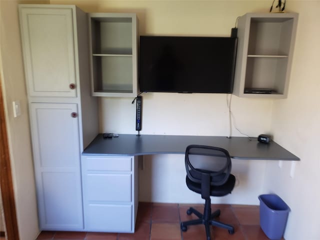 2730 La Silla Dorada, Santa Fe, NM 87505 - unfurnished office featuring tile patterned floors