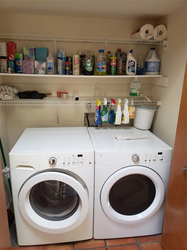 2730 La Silla Dorada, Santa Fe, NM 87505 - laundry area featuring washer and clothes dryer