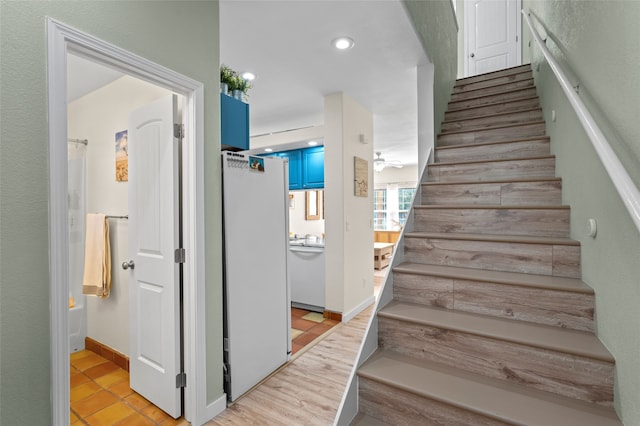 7206 Avenida El Nido, Santa Fe, NM 87507 - stairway with recessed lighting