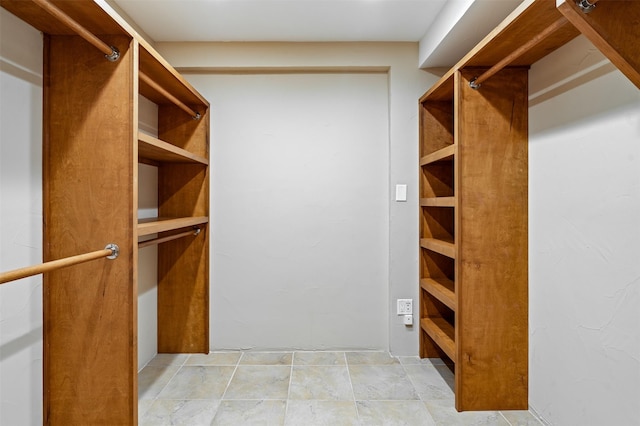 3046 Plaza Blanca, Santa Fe, NM 87507 - view of walk in closet