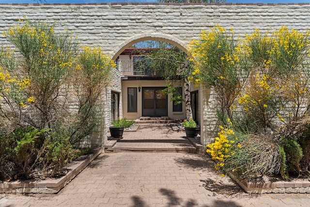 320 Valle Del Sol, White Rock, NM 87547 - entrance to property with a balcony