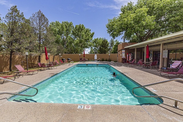941 Calle Mejia Unit 413, Santa Fe, NM 87501 - community pool with a patio area