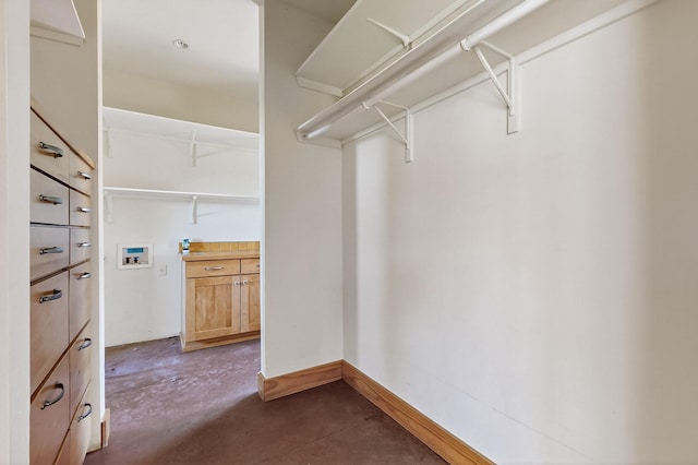 37 Camino Tetzcoco, Santa Fe, NM 87508 - view of walk in closet