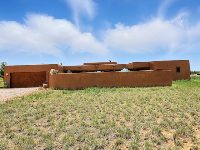 62 Camerada Loop, Santa Fe, NM 87508 - view of yard featuring driveway