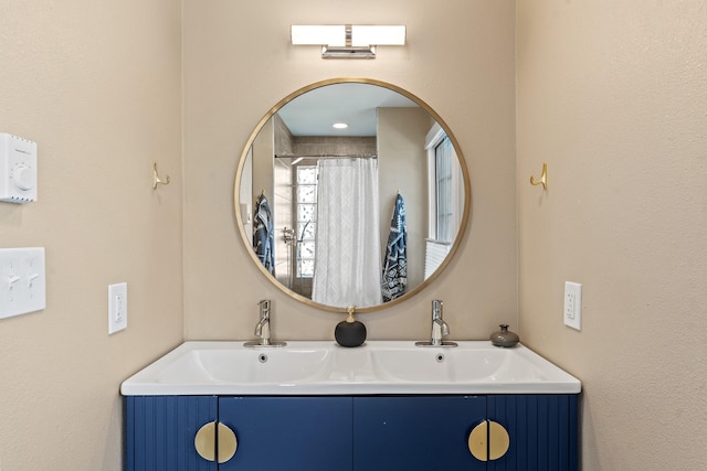610 Rio Grande Ave, Santa Fe, NM 87501 - bathroom featuring double vanity