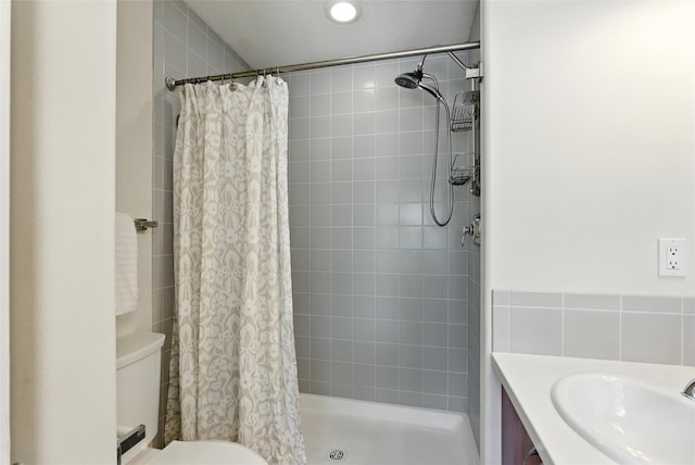 4857 Yucca St, Los Alamos, NM 87544 - bathroom with tiled shower and vanity