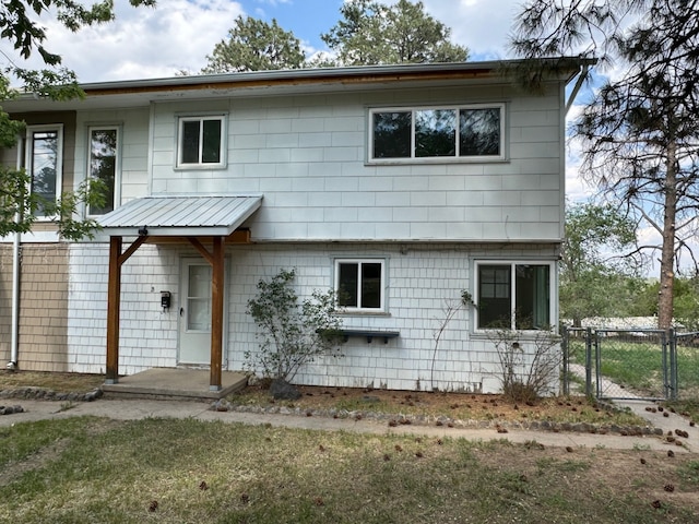 2374 36th Unit B, Los Alamos, NM 87544 - view of front of house with a gate