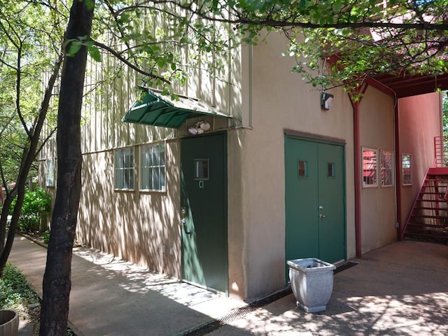 1918 Hopewell Unit C, Santa Fe, NM 87505 - view of exterior entry featuring stucco siding