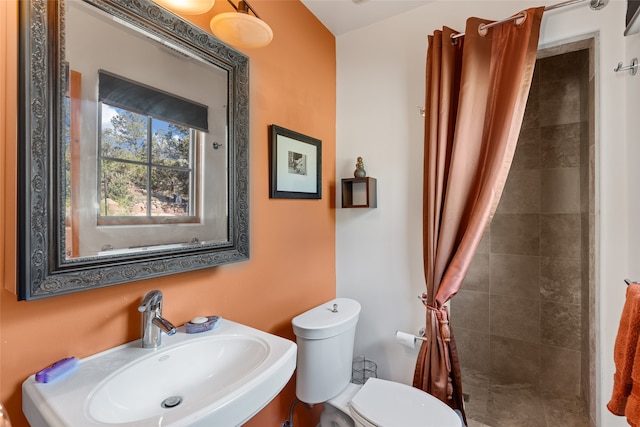 10 Sabina Ln, Santa Fe, NM 87508 - bathroom featuring a sink and a tile shower