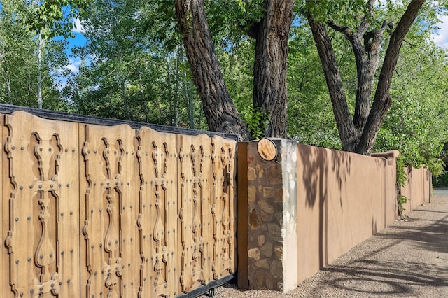 605 Acequia Madre, Santa Fe, NM 87505 - view of gate