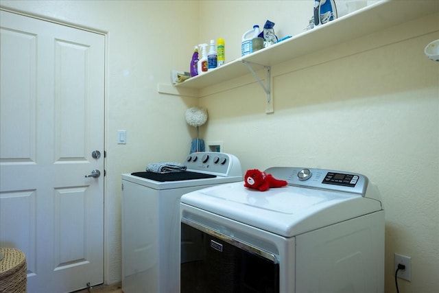 3 Hunters Run, Santa Fe, NM 87508 - laundry area with washer and clothes dryer