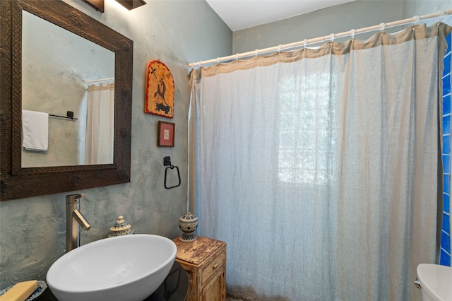 3B Camino Miguel, Santa Fe, NM 87506 - full bathroom featuring a sink and a shower with shower curtain