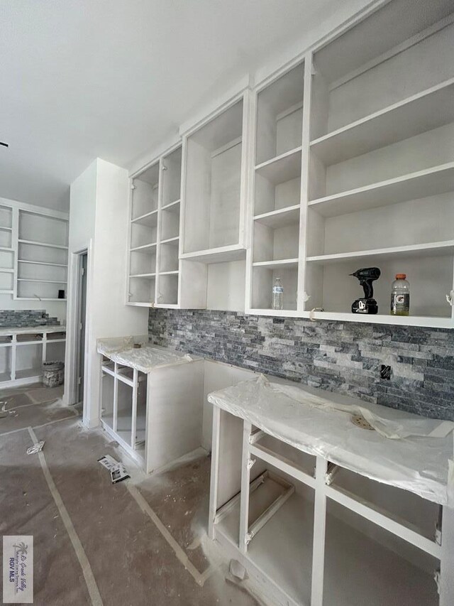 132 Finch Dr, Los Fresnos, TX 78566 - hallway featuring baseboards
