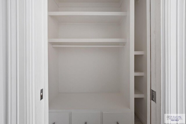 110 E Retama St, South Padre Island, TX 78597 - view of closet