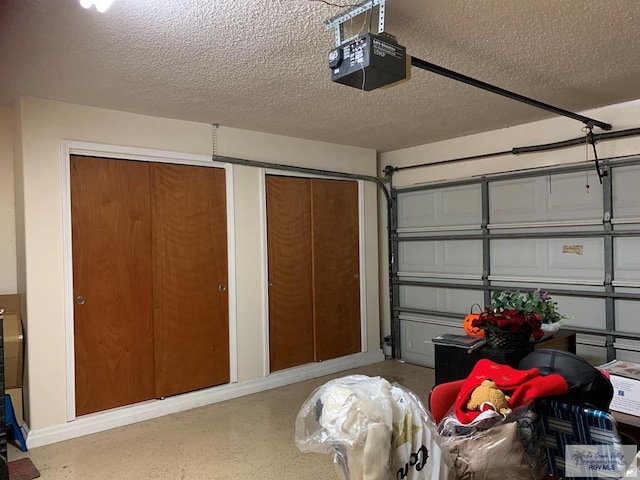 35 Yucatan Ct, Brownsville, TX 78526 - garage with a garage door opener