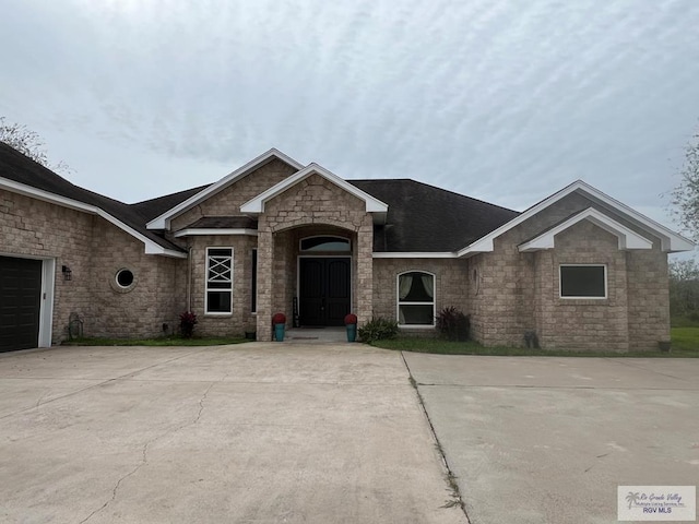 view of front facade with a garage