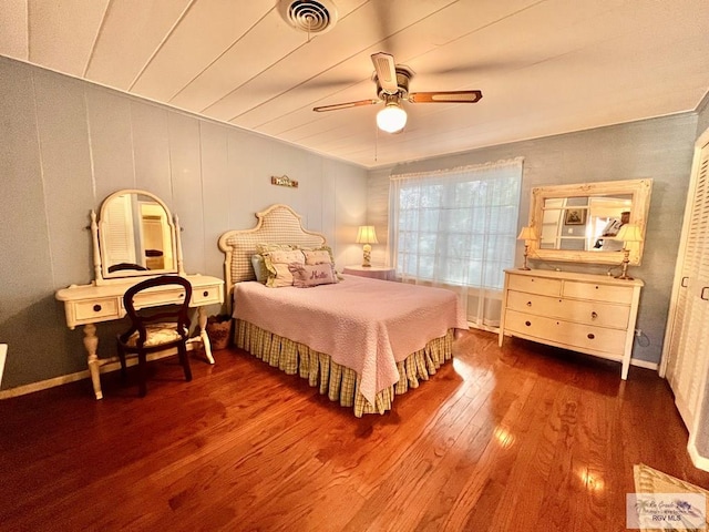 1914 S Parkwood Dr, Harlingen, TX 78550 - bedroom with hardwood / wood-style floors, a ceiling fan, and ornamental molding