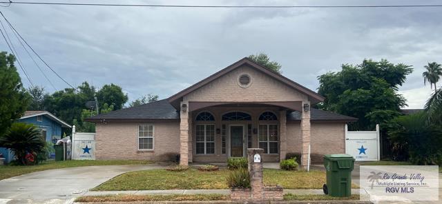 view of front facade featuring a porch