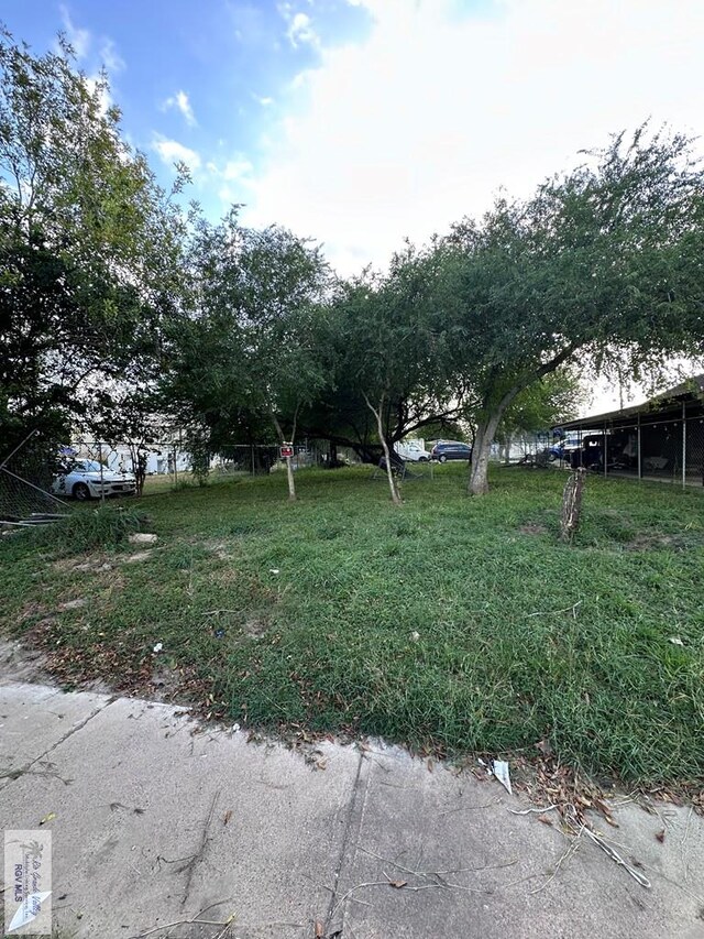 Listing photo 3 for 1714 E Polk St, Brownsville TX 78520