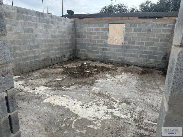 31101 Eustolio Gonzalez Rd, Raymondville, TX 78580 - photo 4