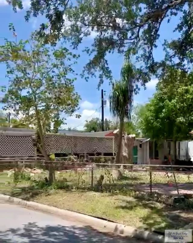 610 Charlotte St, San Benito, TX 78586 - view of community sign