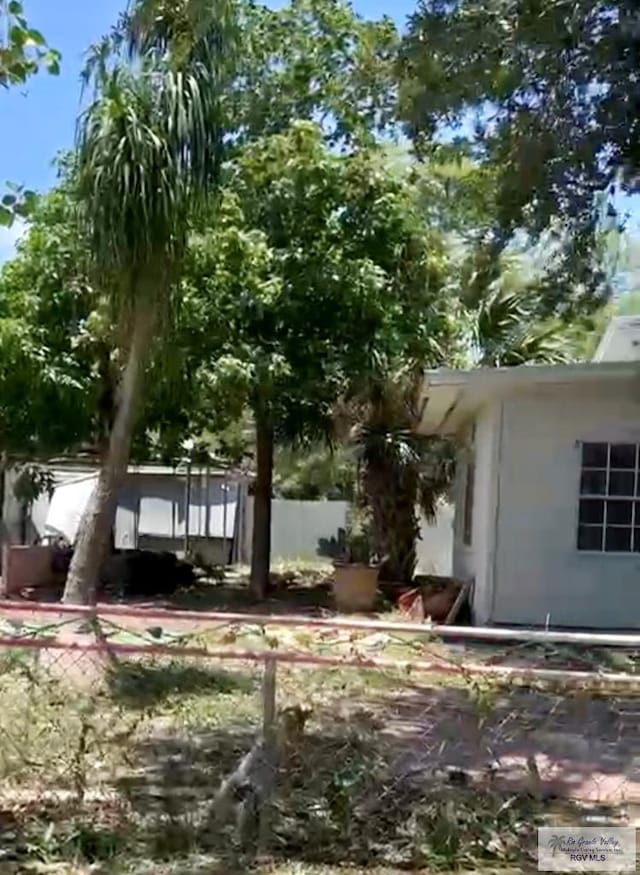 610 Charlotte St, San Benito, TX 78586 - view of yard