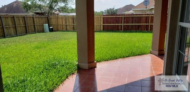 view of yard with a patio area