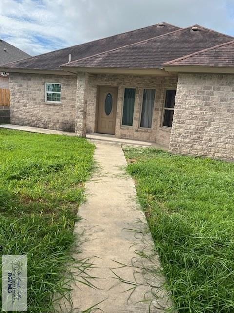 view of front of house with a front yard