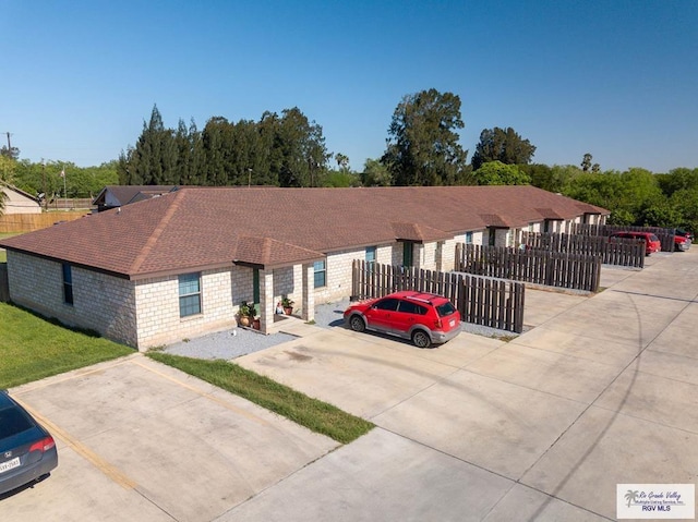 view of front of property