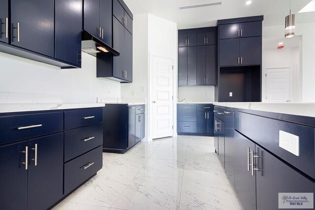 kitchen with decorative light fixtures